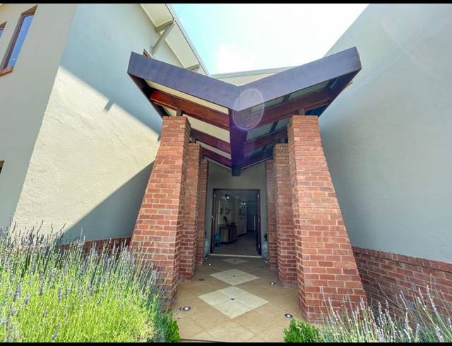 4 BEDROOM HOUSE FOR SALE IN MIDSTREAM ESTATE